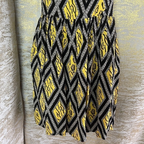 Topshop Black/Yellow Geometric Tiger Print Skater Dress Size 8 - Picture 5 of 13